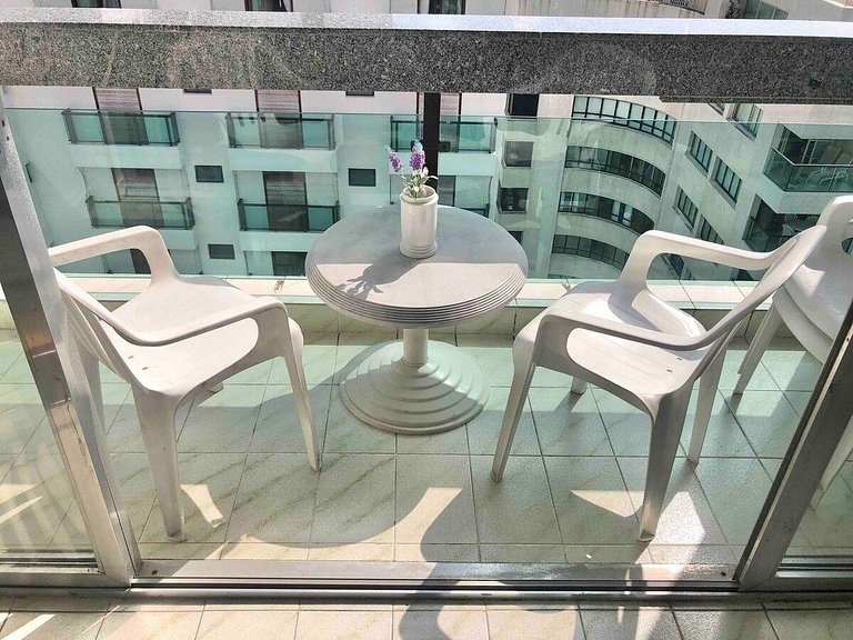 Pé na Areia: 3 Dorms com Vista Deslumbrante