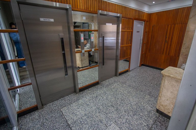 Apartamento Vista Mar nas Pitangueiras com 1 Vaga