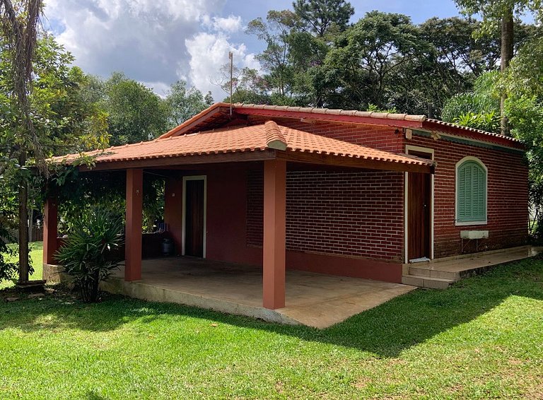 Chácara para Famílias - Espaçosa em Ibiúna