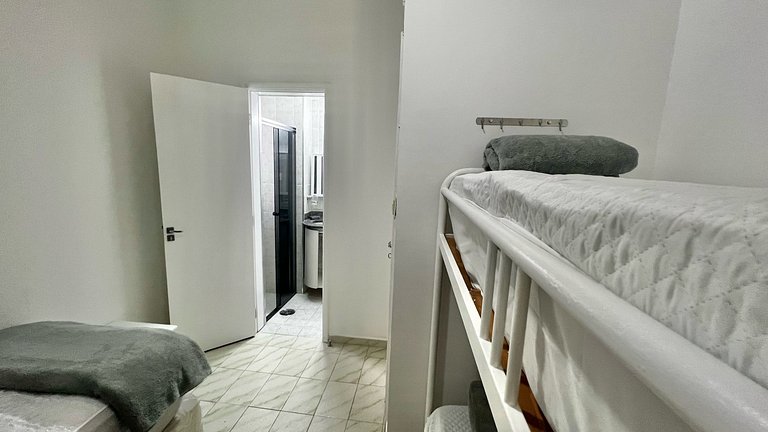 Pé na Areia: 3 Dorms com Vista Deslumbrante