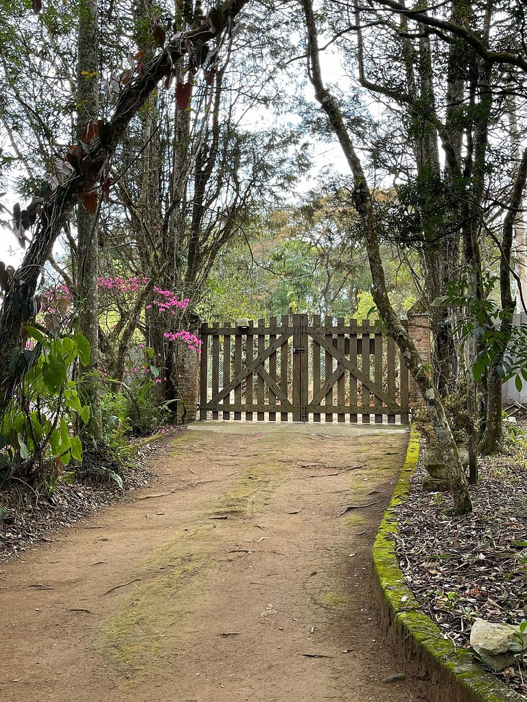 Chácara para Famílias - Espaçosa em Ibiúna