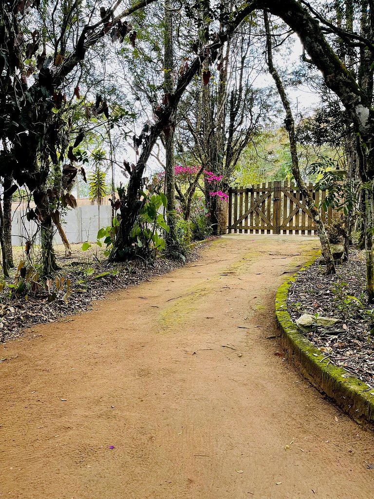 Chácara para Famílias - Espaçosa em Ibiúna