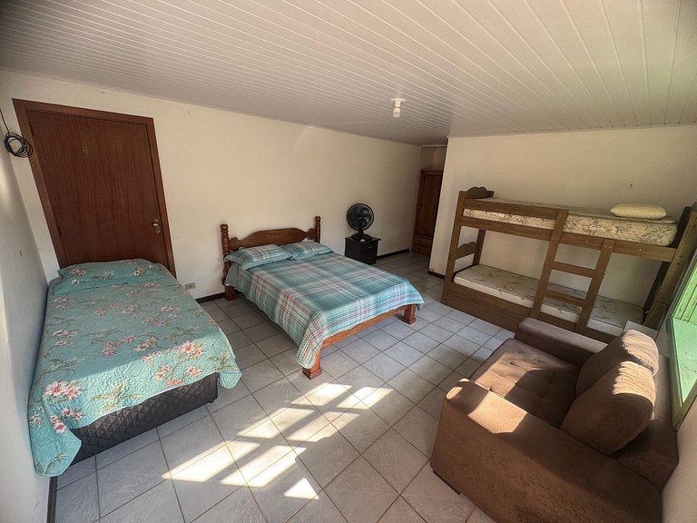 Chácara para Famílias - Espaçosa em Ibiúna