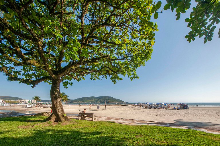 Apê 50m da Praia c/ 2 Quartos com WI-FI 250Mps