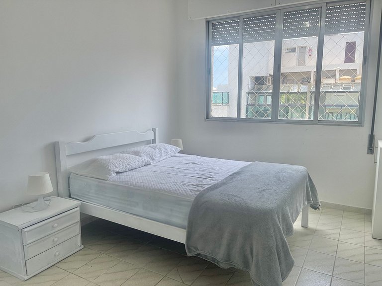 Pé na Areia: 3 Dorms com Vista Deslumbrante
