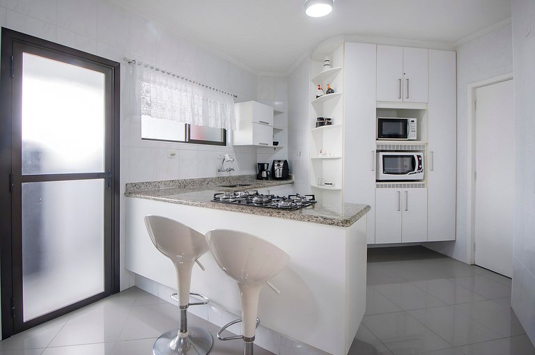 Apartamento de Luxo com Churrasqueira e 2 Vagas