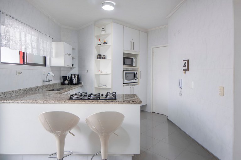 Apartamento de Luxo com Churrasqueira e 2 Vagas