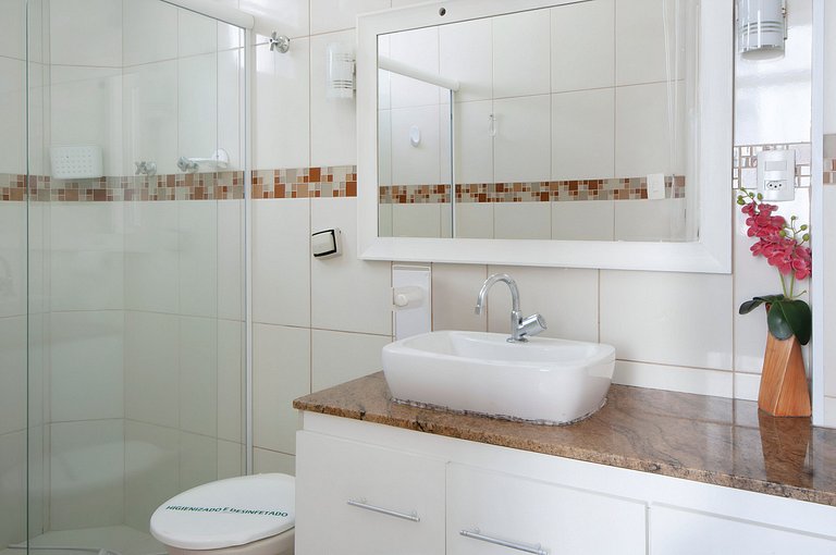 Apartamento Vista Mar nas Pitangueiras com 1 Vaga